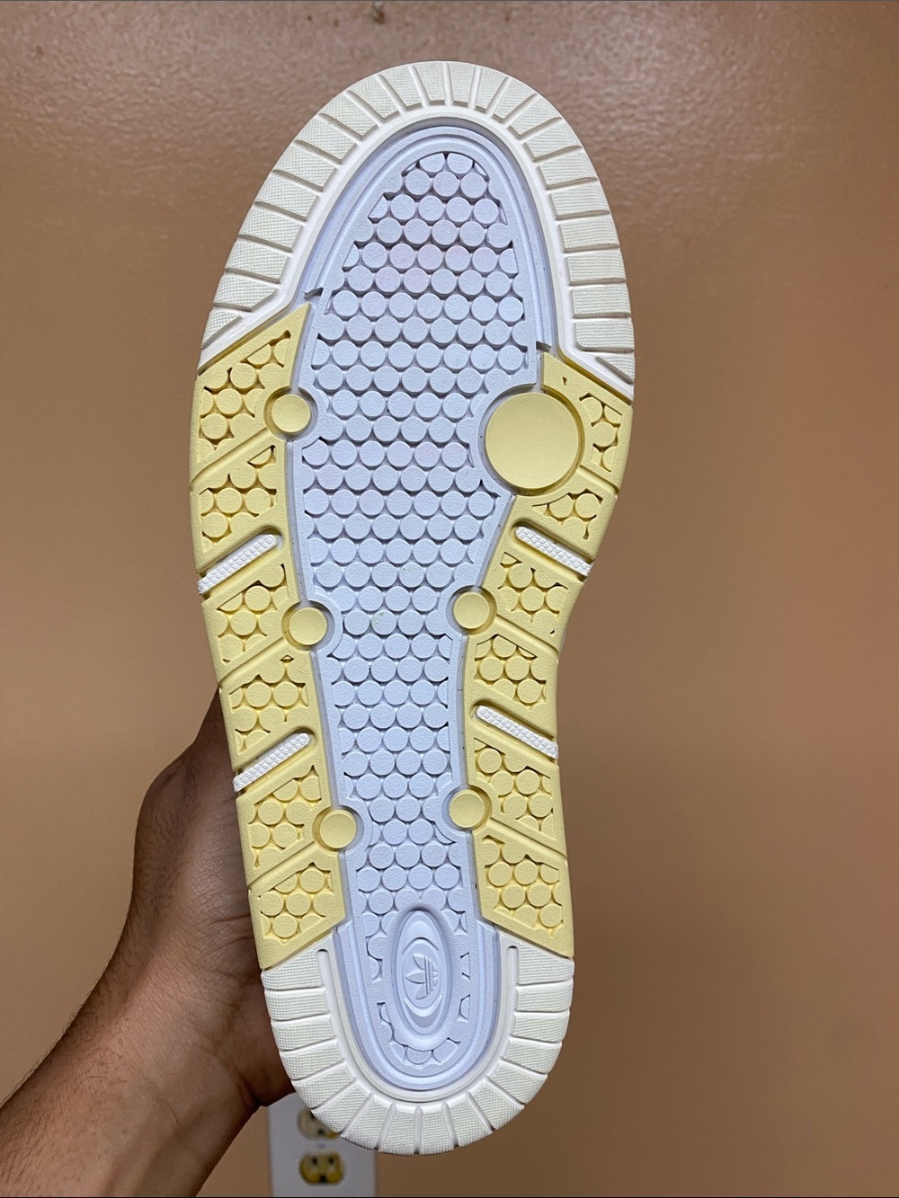 Adidas ADI2000 Women's Sneakers "White Almost Yellow Velvet" Size 7 GZ7203 - Picture 14 of 17